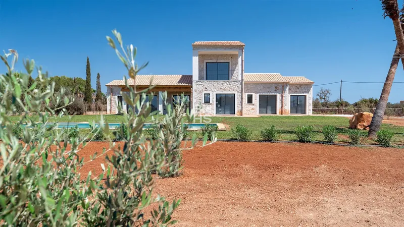 Rustic Finca for sale in Campos — photo 1