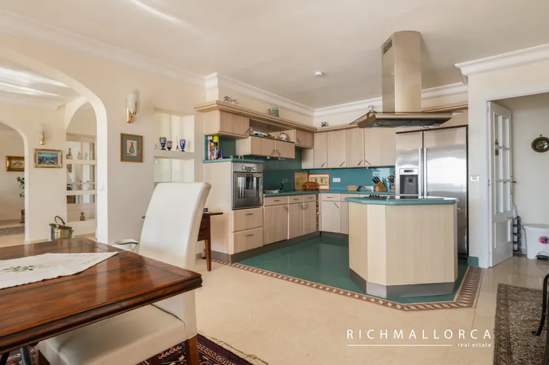 Exclusive Seafront Apartment with Private Pool in Portals Nous — photo 12