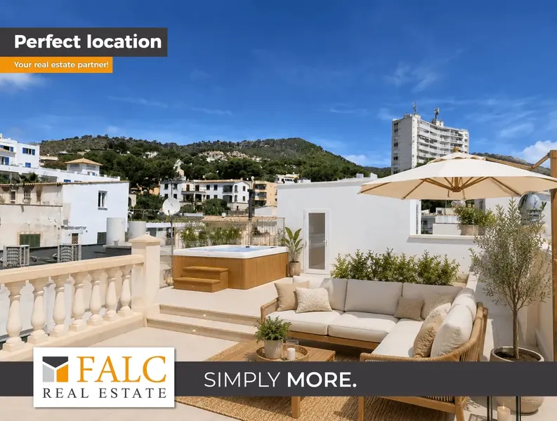 A few steps from the fine sandy beach of Peguera, this spacious townhouse presents a rare opportunity for those who want — photo 1