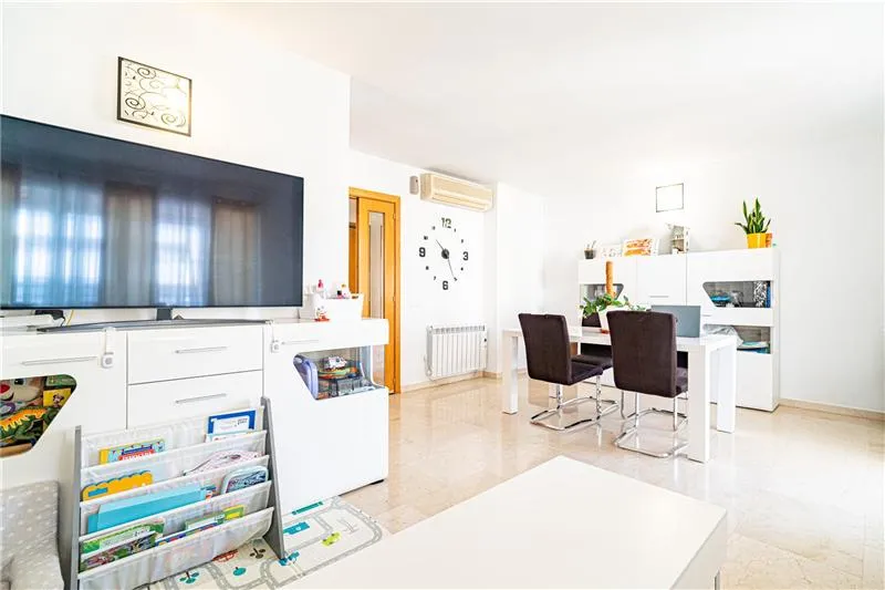 Flat of approx. 124m² with a terrace in a residential complex with a communal swimming pool — photo 10