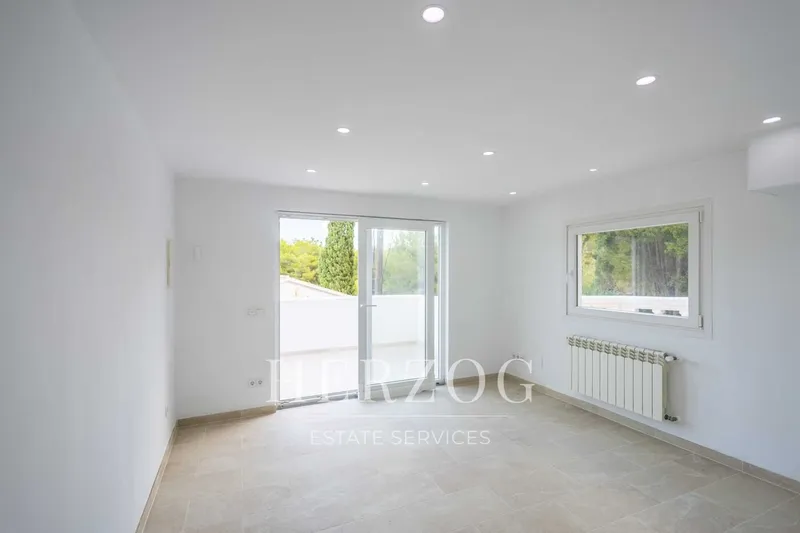Fully Renovated Villa with a Beautiful Garden in Costa de la Calma — photo 12