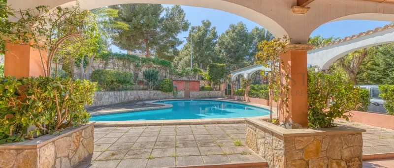 Mediterranean-style house in Santa Ponsa with pool — photo 1