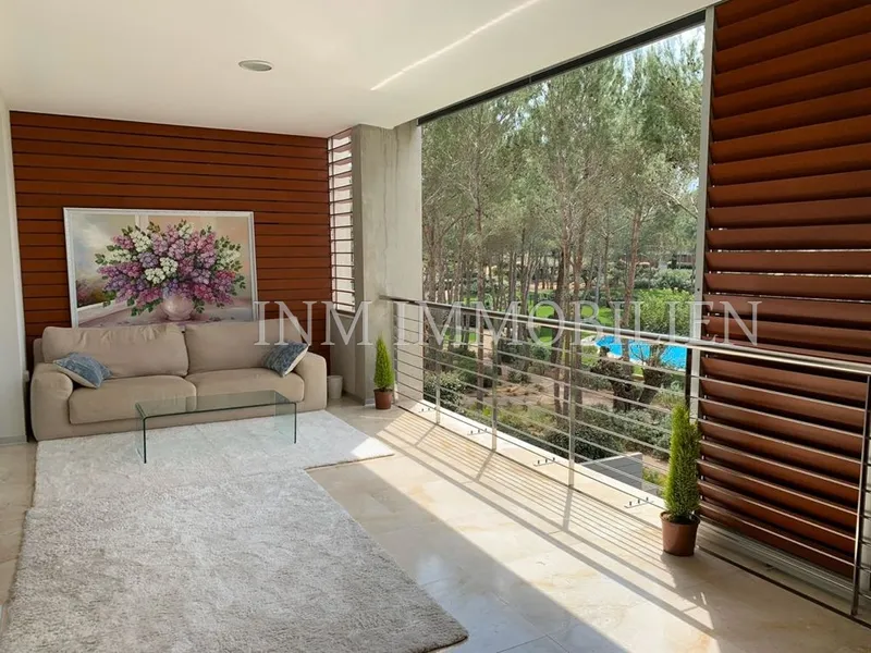 169m² apartment with 4 rooms, pool and terrace for sale — photo 1