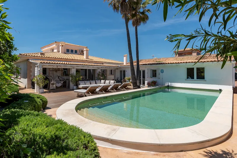 Dream villa with pool and adjacent building plot with Mediterranean garden — photo 2