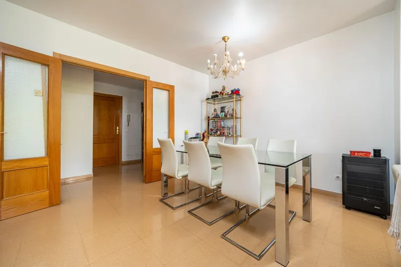 Four-bedroom flat with balcony and communal pool in Son Fuster Nou, Palma — photo 8