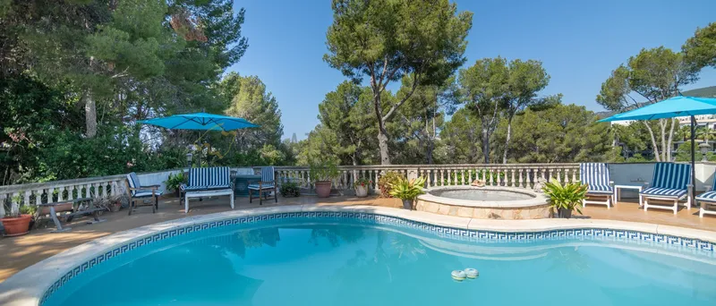 Villa in Puerto Portals near the harbor with investment potential — photo 4
