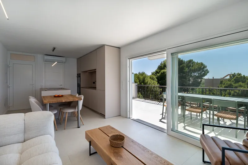 New Luxury Renovated Penthouse with Spacious Terraces and Direct Sea Access in Santa Ponsa — photo 9