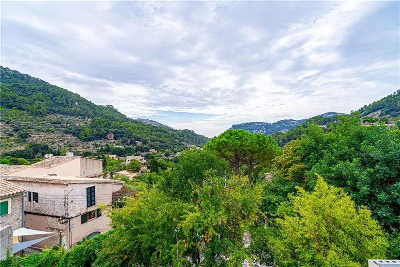 Traditional Mallorcan stone house in Valldemossa — photo 11