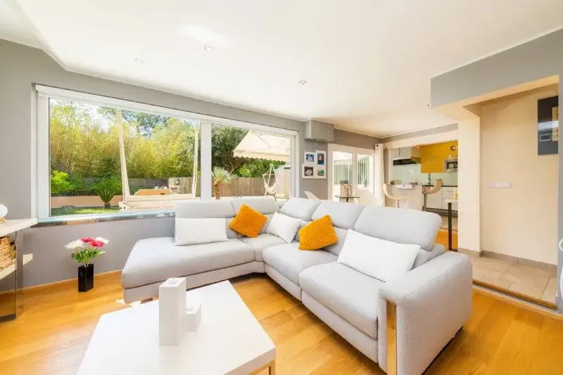 Discover this elegant and modern villa for sale in Crestatx, an exclusive and quiet residential area just minutes from Pollensa, in the north of Mallorca. — photo 9