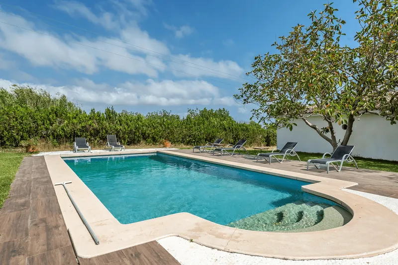 Property cmrma8059005zmr7j152bgb5u — photo 2