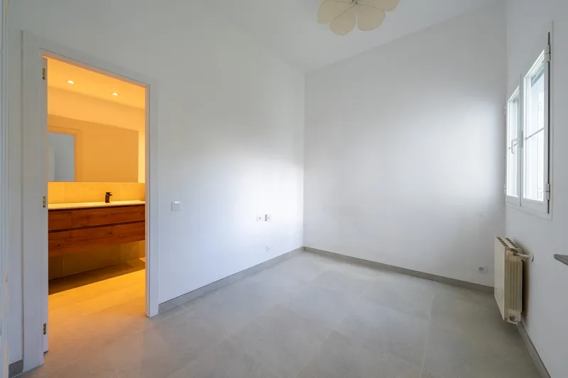 Renovated Mediterranean villa in sought-after villa urbanization — photo 11