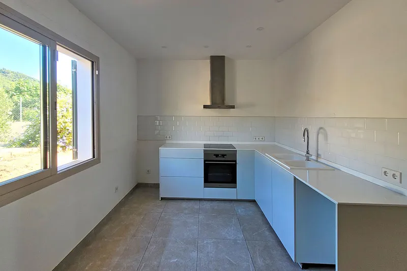 Modern terraced house with pool for rent — photo 5