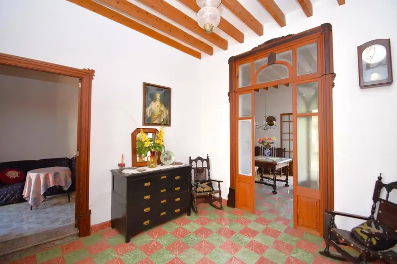 Fantastic village house of 272 m2 built with garage and garden in Llubí, a property with lots of charm, spacious rooms and — photo 6
