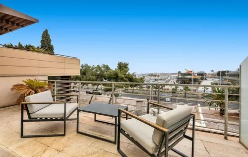 3 Bedrooms on Paseo Marítimo — photo 5