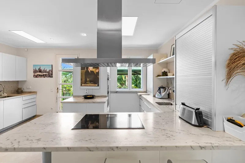 Representative property with panoramic and sea views in the southeast of the island — photo 12