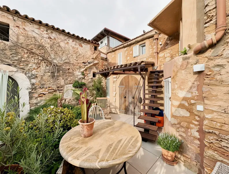 Elegant townhouse with character in Es Llombards — photo 7