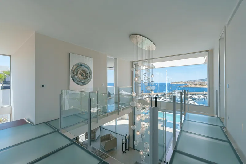 Villa with pool on seafront in Port Adriano — photo 10