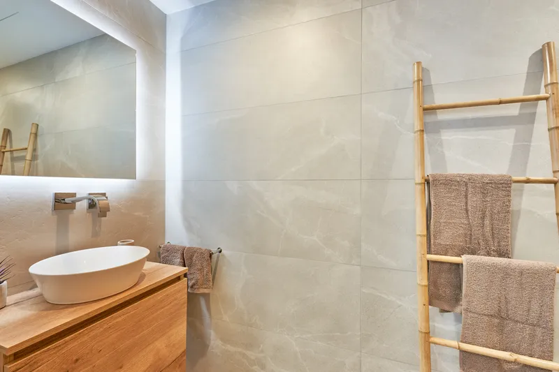Modern townhouse with 3 bedrooms, garden, rooftop terrace, parking space and communal pool — photo 5