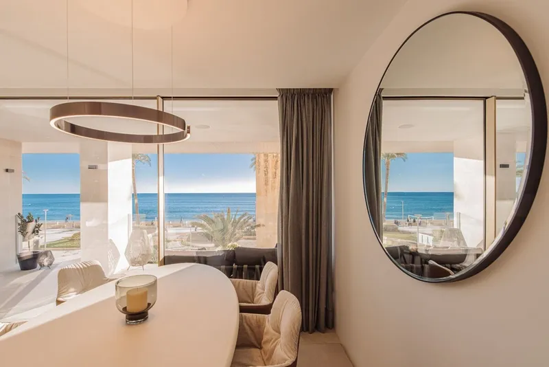 A home like no other – 212 m² luxury directly by the sea in Portixol — photo 4