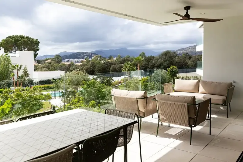 This exclusive new-build apartment offers modern luxury in the heart of the latest development in Port de Pollença. Located in e — photo 10