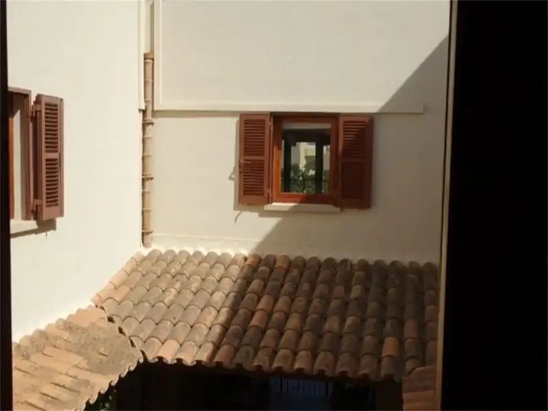 Casa tipo duplex en la mejor zona del pleno centro de Puerto de Alcudia, localizada en la primera y segunda planta de una casa señorial ados — photo 8
