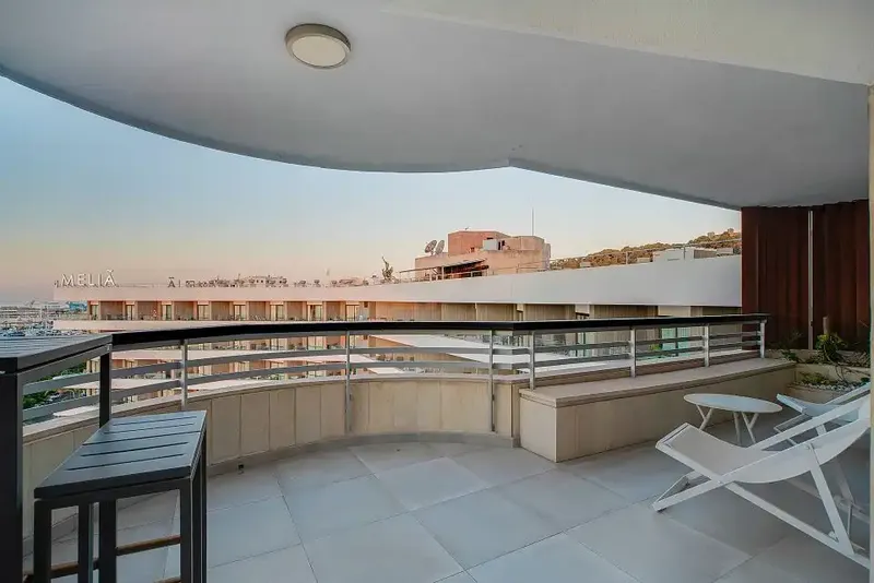 Spectacular luxury penthouse completely renovated on the 11th floor with 2 entrances and its own staff apartment directly on the — photo 11