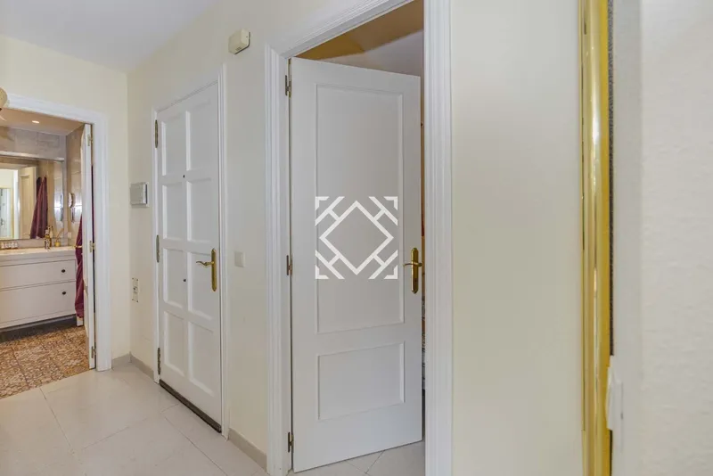 Sea Views Charm Prime Location Apartment in Alcanada, Mallorca — photo 10