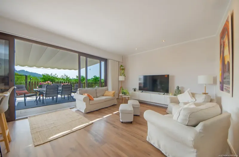 Attractive semi-detached house consists of two separate, individually designed halves sold together — photo 8