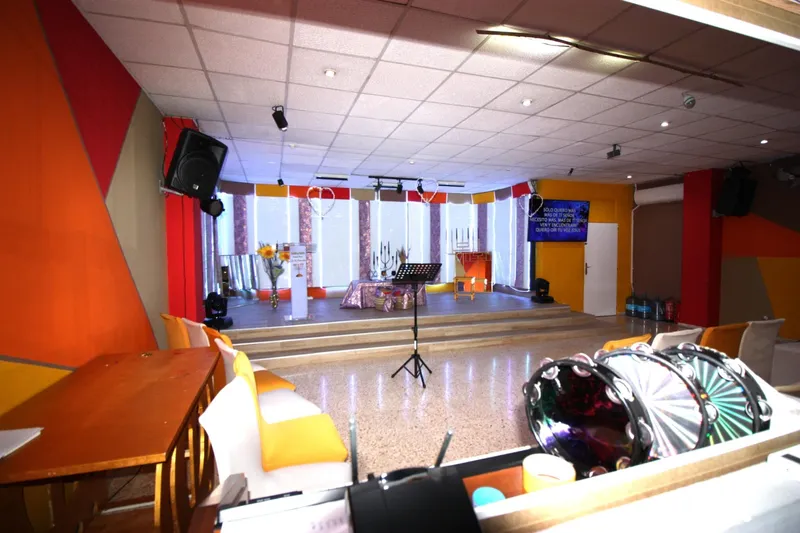 Business Premises - Palma de Mallorca (Bons Aires), Built Surface 460m², 1 Bathroom, 2 Toilets — photo 4