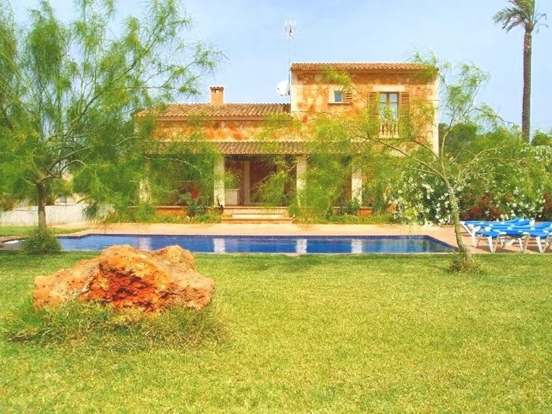 Country house in a beautiful setting with panoramic views near Campos — photo 1