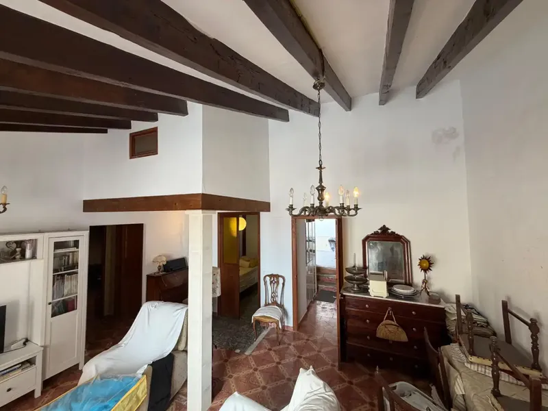 Beautiful house to renovate with great potential and approximately 103 m2 of living space that could be extended by about 187 m2 to reach — photo 7