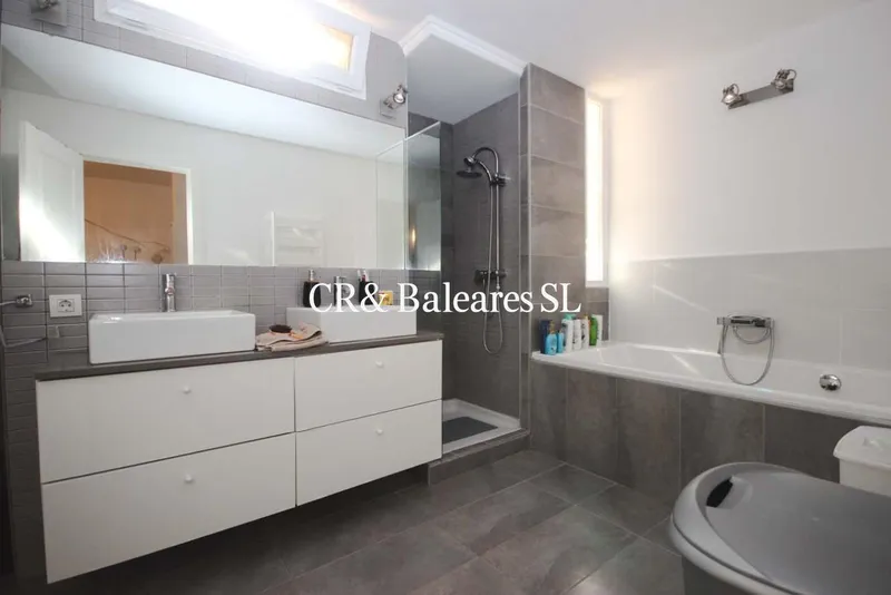Lovely two bedroom apartment with community pool — photo 8