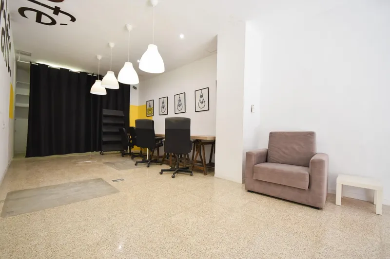 Very central commercial premises in the Bons Aires area — photo 9