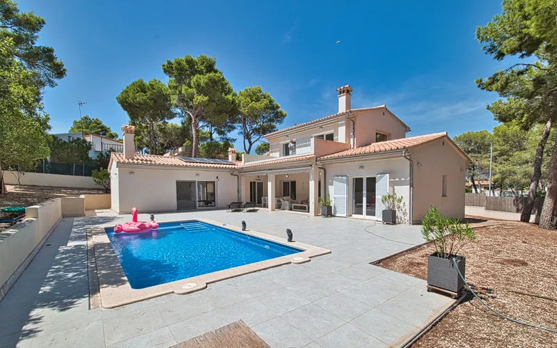 Spacious family villa in El Toro – Mediterranean living near Port Adriano — photo 1
