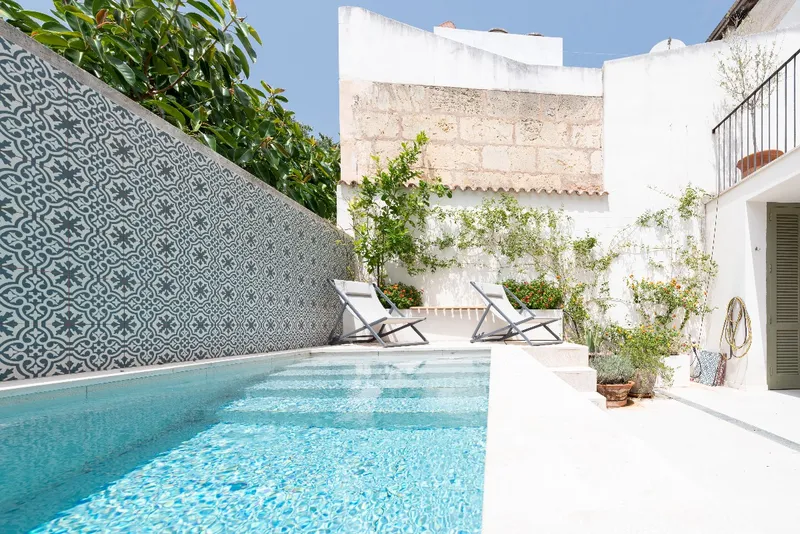 Beautifully renovated townhouse with pool and sunny courtyard in a peaceful street of Pollensa village — photo 5