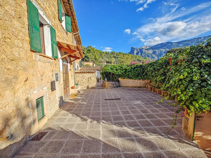 Townhouse with Garden and Terrace in a Quiet Area of Sóller – Opportunity in the Sóller Valley — photo 1