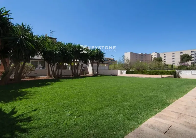 Ideal rental for companies, this spacious temporary rental apartment is just 50 metres from Can Pastilla beach in Palma — photo 3