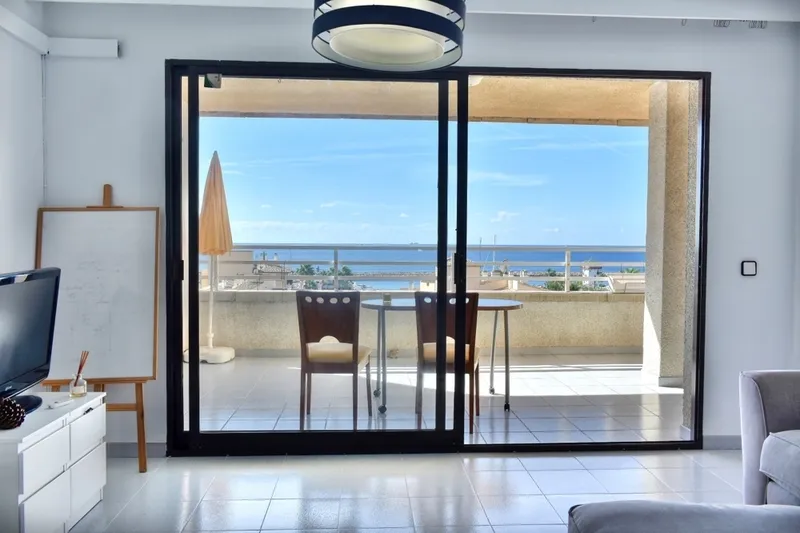 2-bedroom apartment with fantastic sea views in Puerto Portals in Bendinat /… — photo 7