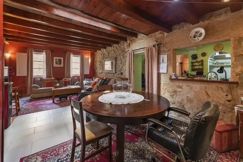 Charming townhouse for sale in Pollensa, on a corner plot on a quiet residential street, just a short — photo 3