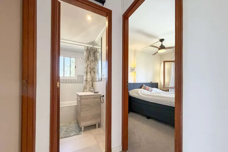 Modernised flat in Cala Bona with sea views — photo 9