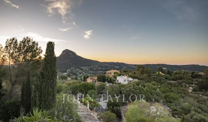 Seasonal rental Villa Puigpunyent — photo 1