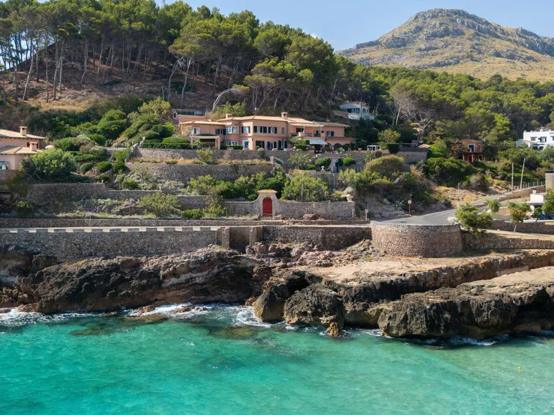 Traditional manor house with large plot on the first sea line with exceptional value potential - Ref. 9898 — photo 5