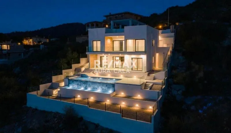 Modern villa with pool and panoramic sea views in Son Servera — photo 1