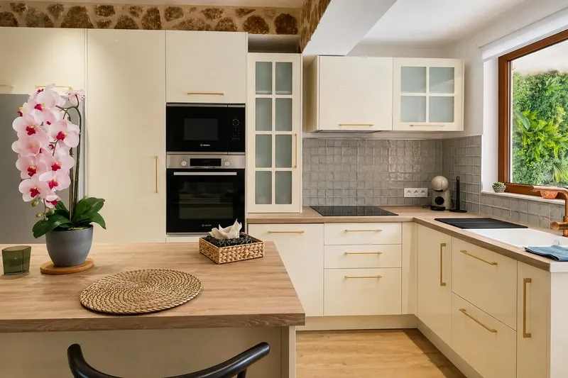 Renovated townhouse with 2 bedrooms, two terraces and pool — photo 6