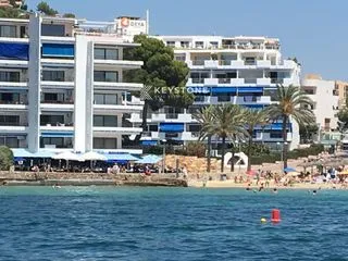 Apartment for rent on Via Puig de Galatzo, 5. Renovated apartment on the beachfront with pool, 2 bed — photo 1
