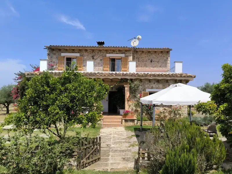 Unique opportunity to acquire a Mallorcan-style house for sale in Llubí, offering total privacy, a serene countryside setting — photo 3
