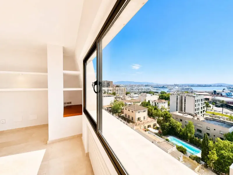 Not every day does a penthouse appear from which the port of Palma becomes the landscape of every sunrise and every sunset. — photo 6
