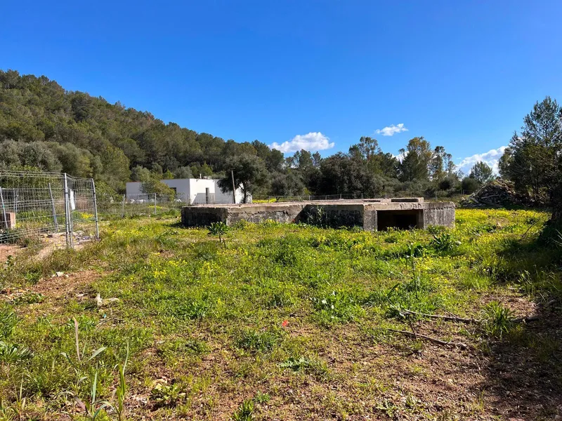 Plot of 1,982 m2 in Crestatx to build 2 independent villas — photo 1