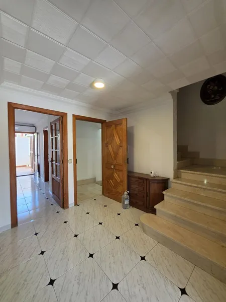 Independent house with great potential and sea views in El Arenal — photo 3