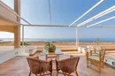 Beachfront townhouse with a unique ... — photo 1